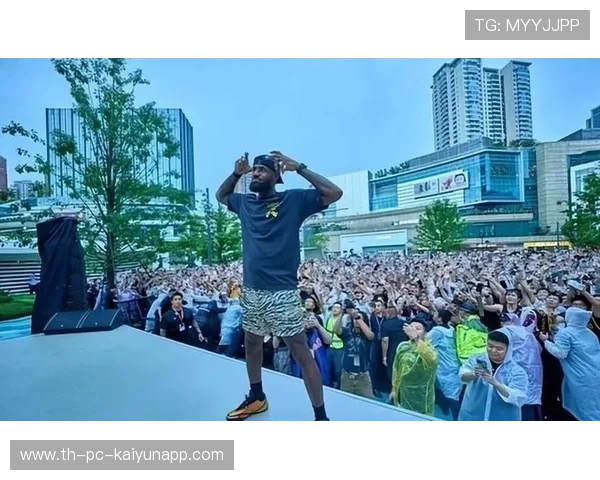 球场盛典：年度最豪华的明星表演集锦，球星名场面